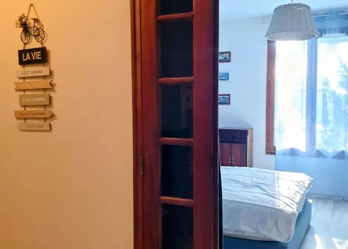 Maison Relax Au Bassin بيت للعطل غوجان-ميستراس